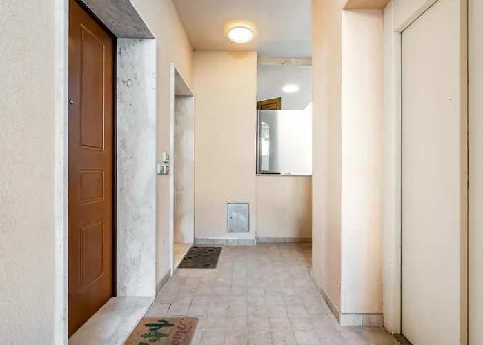 Guesthost - Lovely Sea View - Swimming Pool Daire *