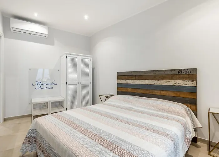 Guesthost - Lovely Sea View - Swimming Pool Taormina