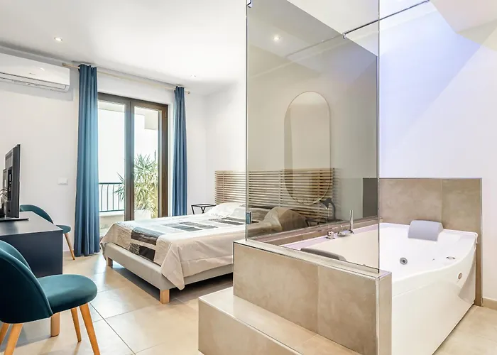 Guesthost - Lovely Sea View - Swimming Pool Taormina