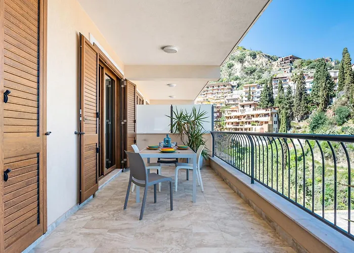 Daire Guesthost - Lovely Sea View - Swimming Pool Taormina