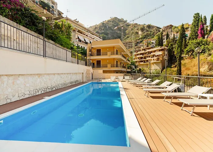 Guesthost - Lovely Sea View - Swimming Pool * Taormina