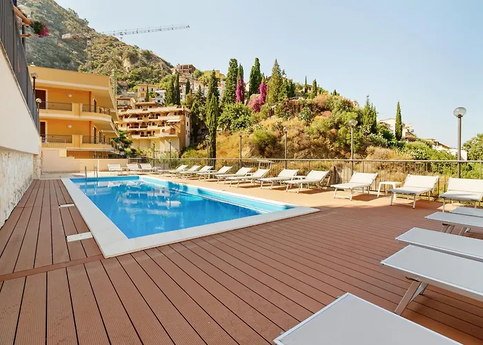Daire Guesthost - Lovely Sea View - Swimming Pool Taormina
